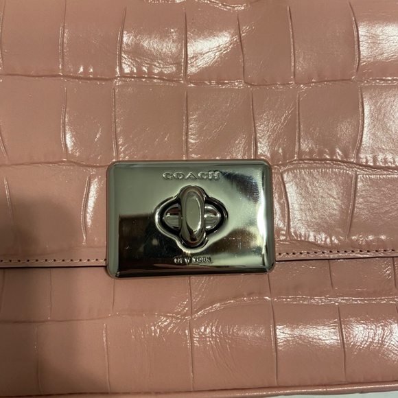 Pink alligator skin coach purse with metal chain - Picture 5 of 5